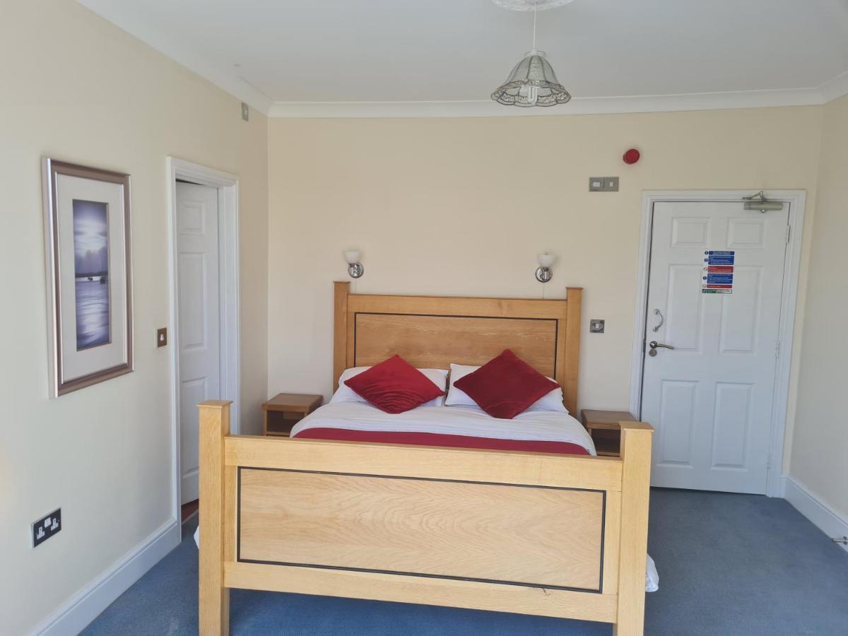 The Hope And Anchor Hotel Goodwick ภายนอก รูปภาพ