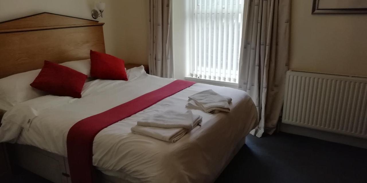 The Hope And Anchor Hotel Goodwick ภายนอก รูปภาพ